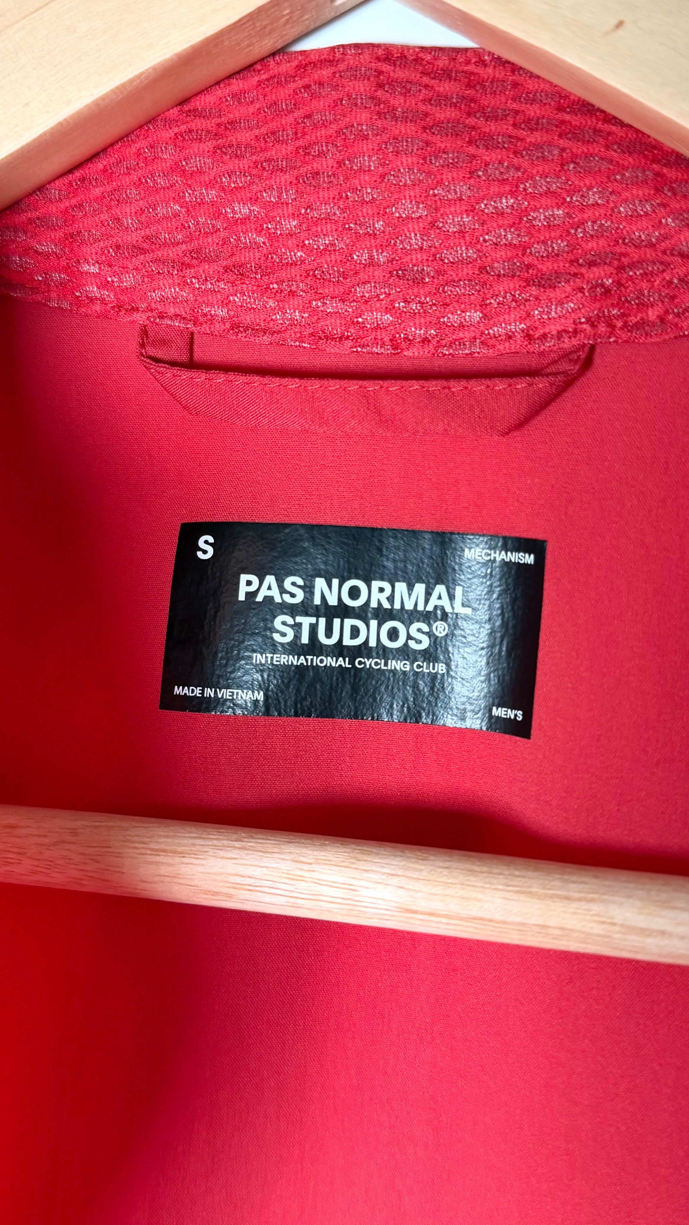 Pas Normal Studios Mechanism Stow Away Gilet S